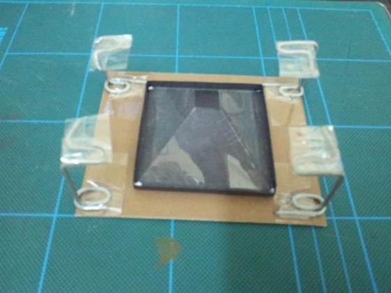 tu-tao-lang-kinh-chieu-3D-hologram-cho-smartphone-trong-15-phut (10)