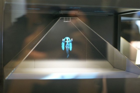 tu-tao-lang-kinh-chieu-3D-hologram-cho-smartphone-trong-15-phut (11)