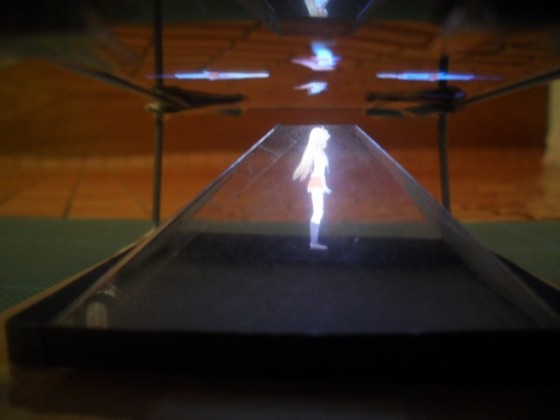tu-tao-lang-kinh-chieu-3D-hologram-cho-smartphone-trong-15-phut